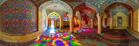 1367751815.تصویری بسیــار زیبا از نمای داخل مسجد نصیرالمل.jpg
